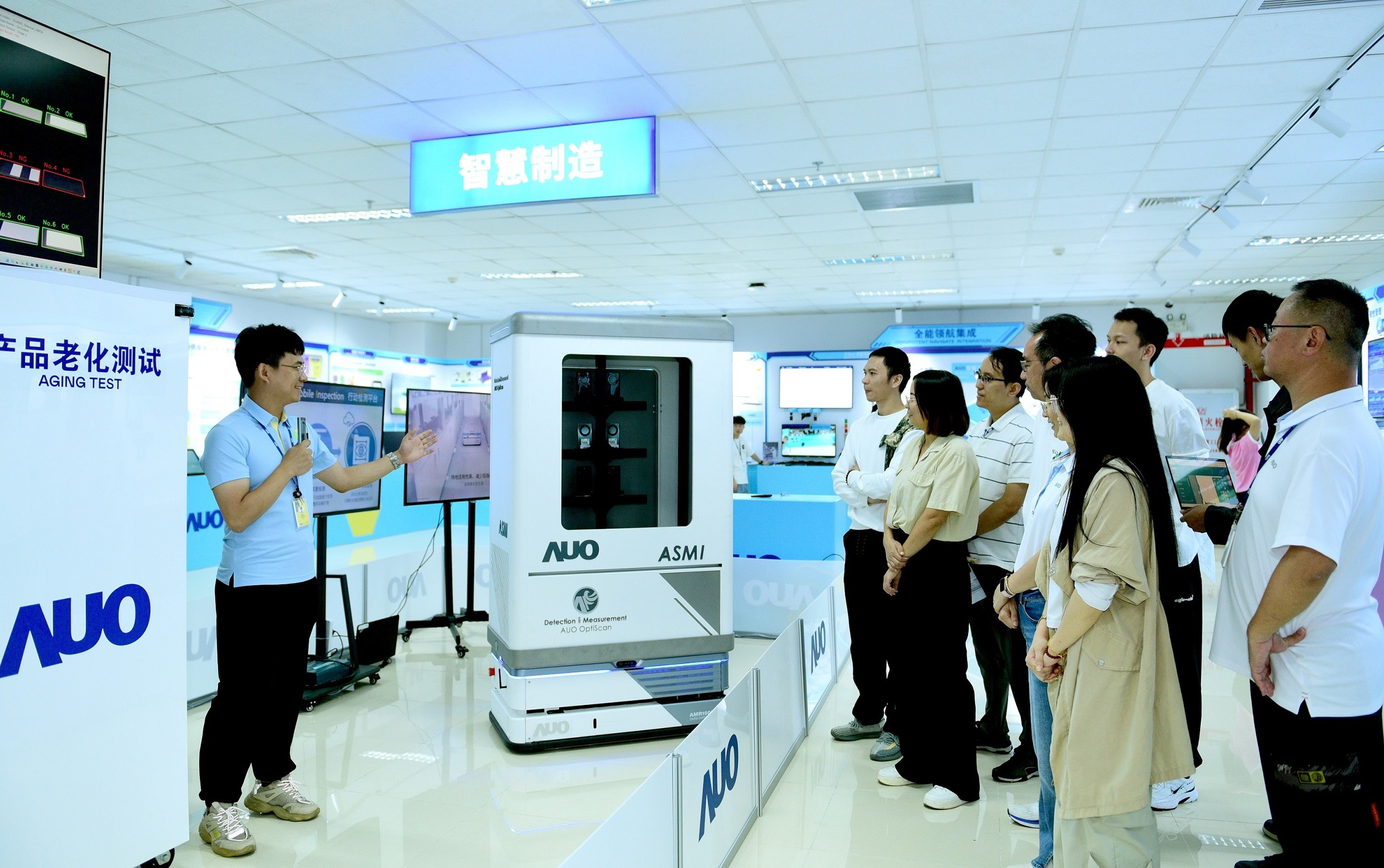 熊猫体育厦门将5G+ABC技术串联生产管理全流程，打通研发、采购、生管、制程、设备、质量等产品全生命周期制造流程，完成数字化设计、智慧供应链、智能座舱、全流程设备管理、数据驱动优化、智慧在线检测、智慧品管等自适应生产模式升级